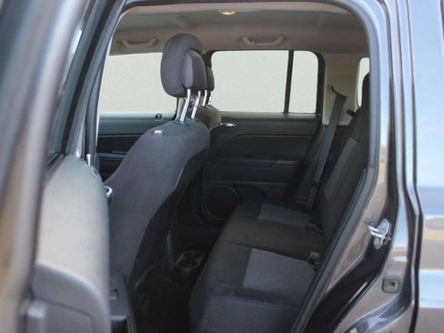 Used 2017 Jeep Patriot Sport w/ Power Value Group AWD/4WD image 7