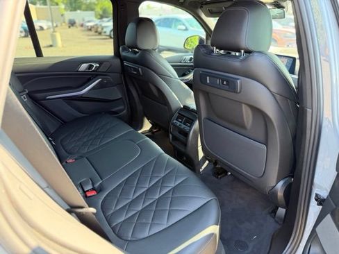 Used 2023 BMW X5 xDrive40i w/ M Sport Package AWD/4WD image 11