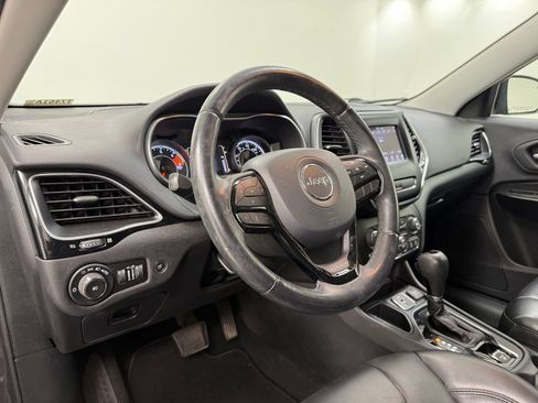 Used 2020 Jeep Cherokee Latitude Plus FWD image 13