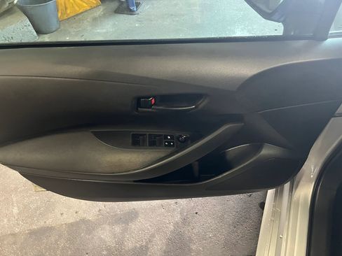 Used 2022 Toyota Corolla LE w/ LE Convenience Package FWD image 9