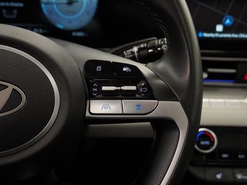 Used 2024 Hyundai Elantra Limited image 40