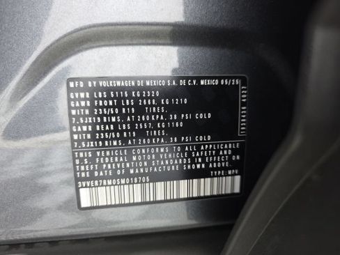Certified 2025 Volkswagen Tiguan SE AWD/4WD image 38