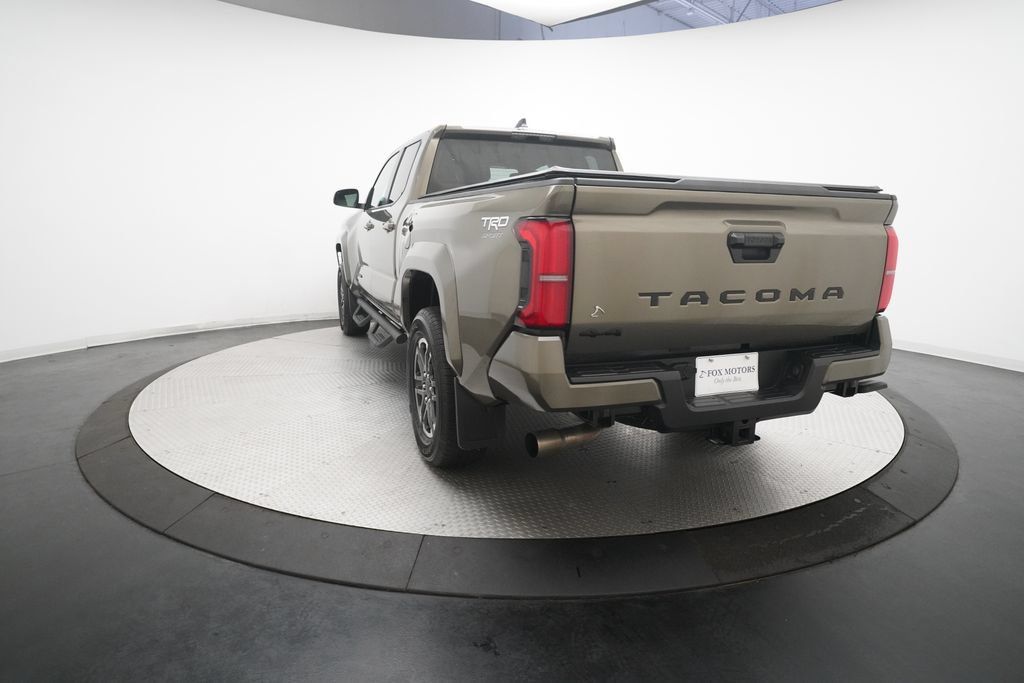 Used 2025 Toyota Tacoma TRD Sport AWD/4WD image 32