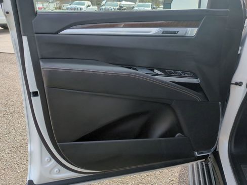 Certified 2025 Cadillac Escalade ESV Sport Platinum AWD/4WD image 23