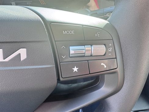 New 2026 Kia K4 LXS image 15