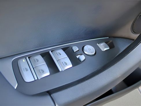 Used 2021 BMW X3 sDrive30i w/ Convenience Package image 12