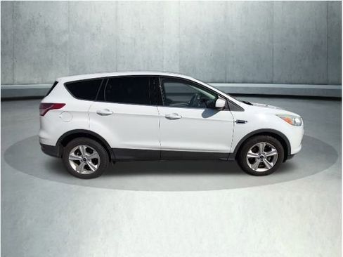 Used 2016 Ford Escape SE image 10