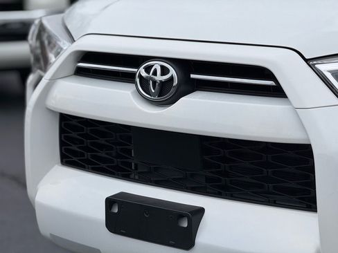 Used 2024 Toyota 4Runner SR5 Premium image 9
