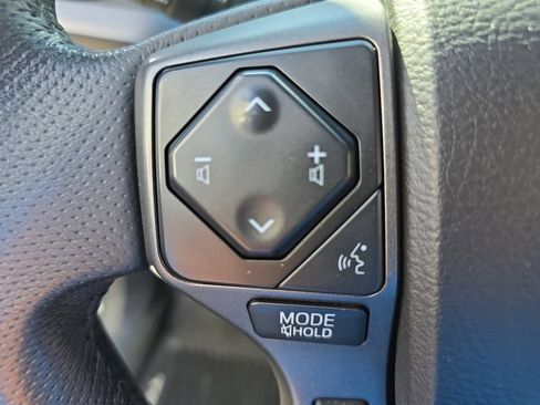 Certified 2021 Toyota Tacoma TRD Off-Road AWD/4WD image 18