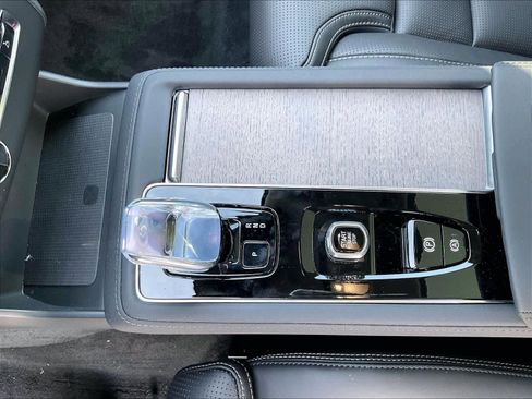 New 2026 Volvo XC90 T8 Ultra w/ Lounge Package image 10