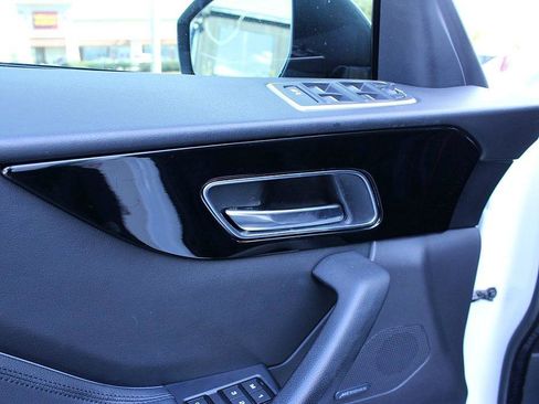 Used 2017 Jaguar F-PACE Premium AWD/4WD image 10