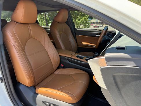 Used 2020 Toyota Avalon Limited w/ Advanced Safety Package FWD image 37