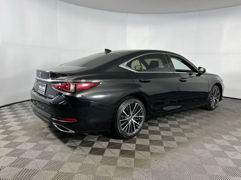 Used 2024 Lexus ES 350 w/ Premium Package image 7