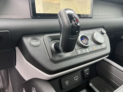 Certified 2024 Land Rover Defender 110 S image 27