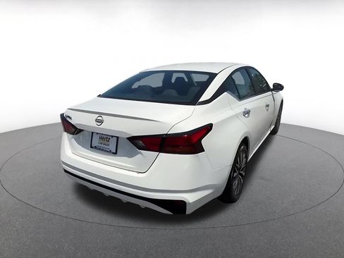 Used 2025 Nissan Altima 2.5 SV FWD image 15