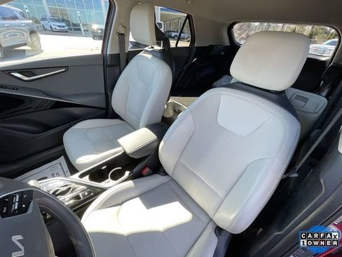 Used 2024 Kia Niro EX FWD image 14
