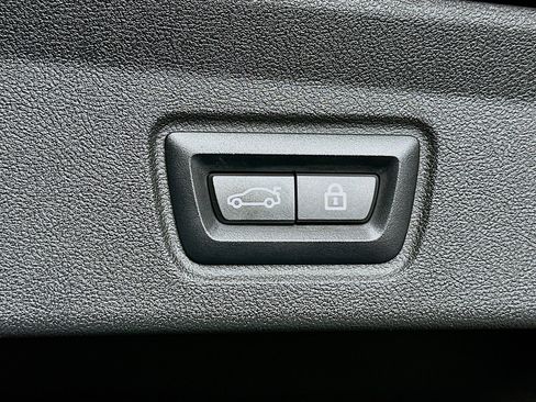 Used 2023 BMW i4 eDrive35 w/ Premium Package image 32