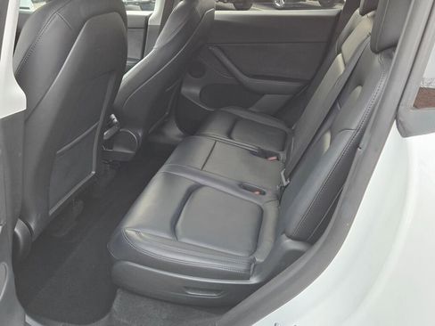 Used 2022 Tesla Model Y Long Range image 20