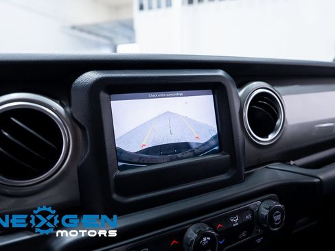 Used 2020 Jeep Wrangler Unlimited Sahara image 33