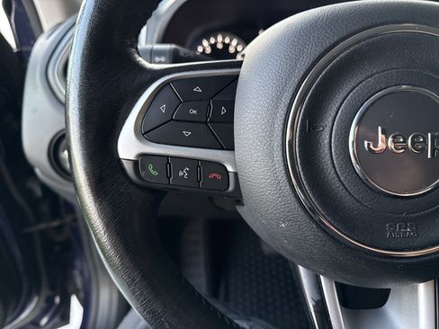 Used 2020 Jeep Renegade Latitude w/ Cold Weather Group AWD/4WD image 18