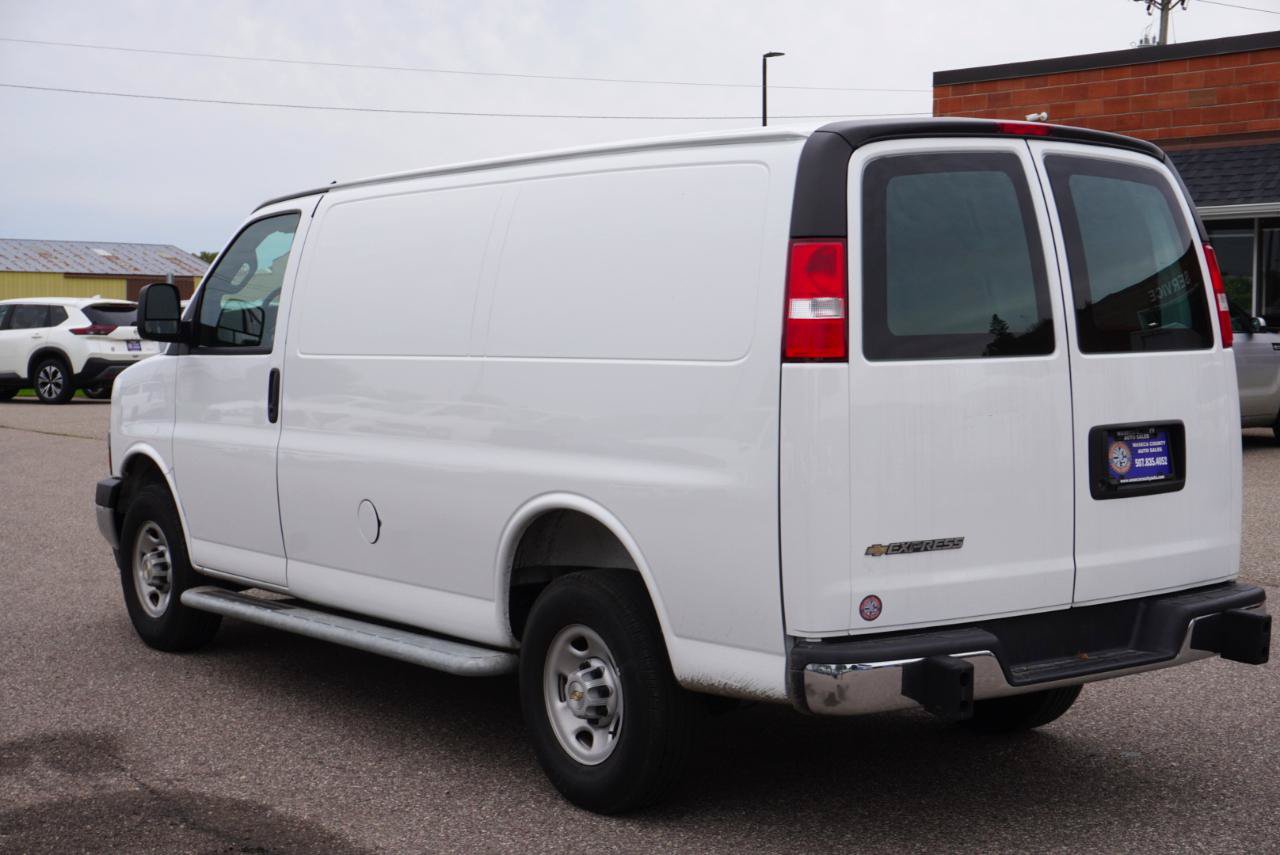 Used 2025 Chevrolet Express 2500 w/ Driver Convenience Package RWD image 3