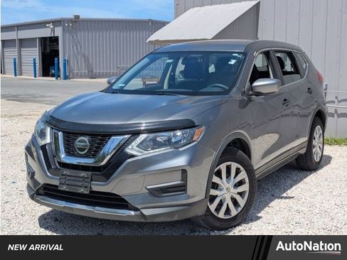 Used 2018 Nissan Rogue S image 1