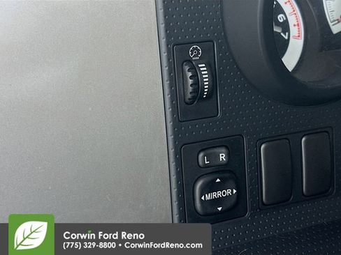 Used 2007 Toyota FJ Cruiser 4WD image 10