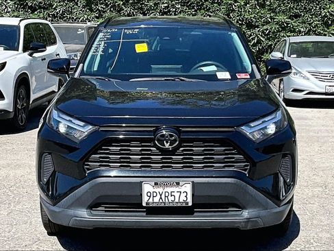 Used 2022 Toyota RAV4 XLE AWD/4WD image 2