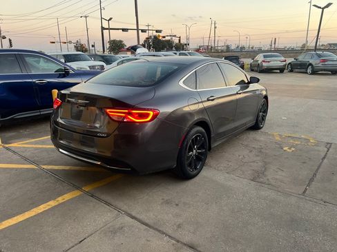 Used 2015 Chrysler 200 Limited FWD image 5