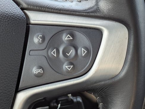 Certified 2016 GMC Canyon SLE w/ SLE Convenience Package image 26