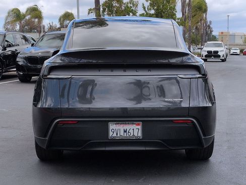 Used 2026 Tesla Model Y AWD image 9