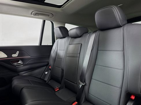 New 2026 Mercedes-Benz GLS 450 4MATIC image 7