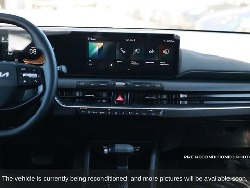 Used 2025 Kia K4 LXS image 25