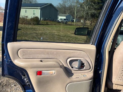 Used 1999 Chevrolet Tahoe Z71 w/ Comfort & Security Pkg image 19