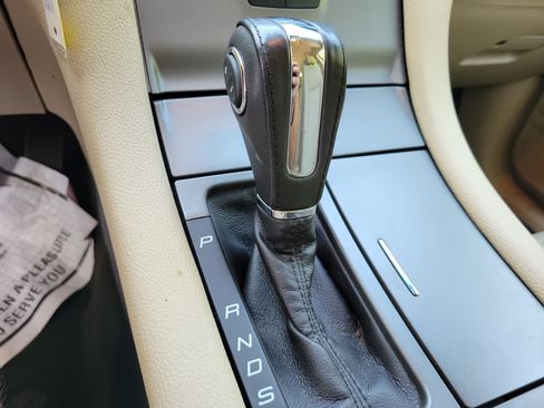 Used 2014 Ford Taurus SEL image 29