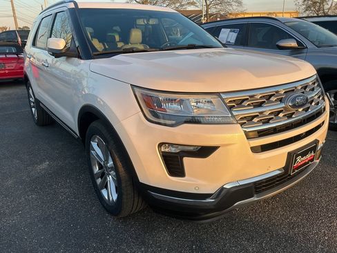 Used 2019 Ford Explorer Limited w/ Class II Trailer Tow Package image 3