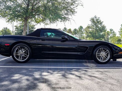Used 1998 Chevrolet Corvette Convertible w/ Memory Pkg RWD image 19
