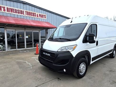 Used 2024 RAM ProMaster 2500 w/ Convenience Group image 1