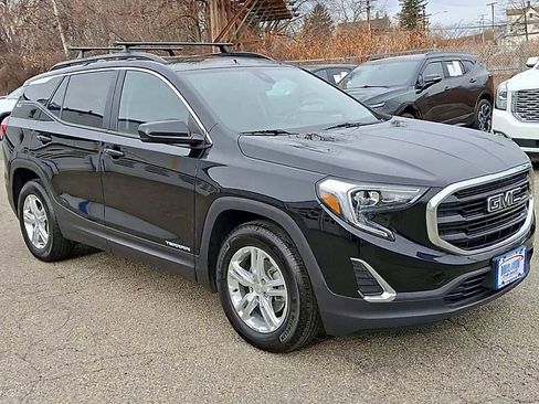 Certified 2021 GMC Terrain SLE w/ Driver Convenience Package image 2