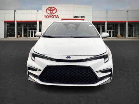 Used 2024 Toyota Corolla SE image 2
