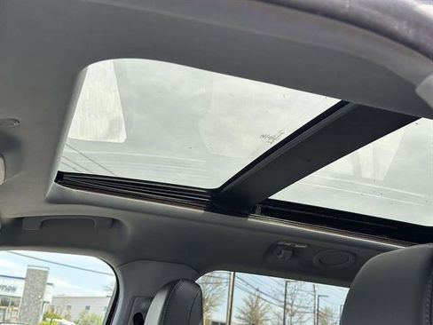 Used 2023 Ford Explorer XLT w/ Equipment Group 202A image 13