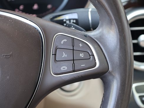 Used 2018 Mercedes-Benz GLC 300 4MATIC image 21