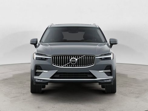 Certified 2023 Volvo XC60 B5 Plus w/ Climate Package AWD/4WD image 2