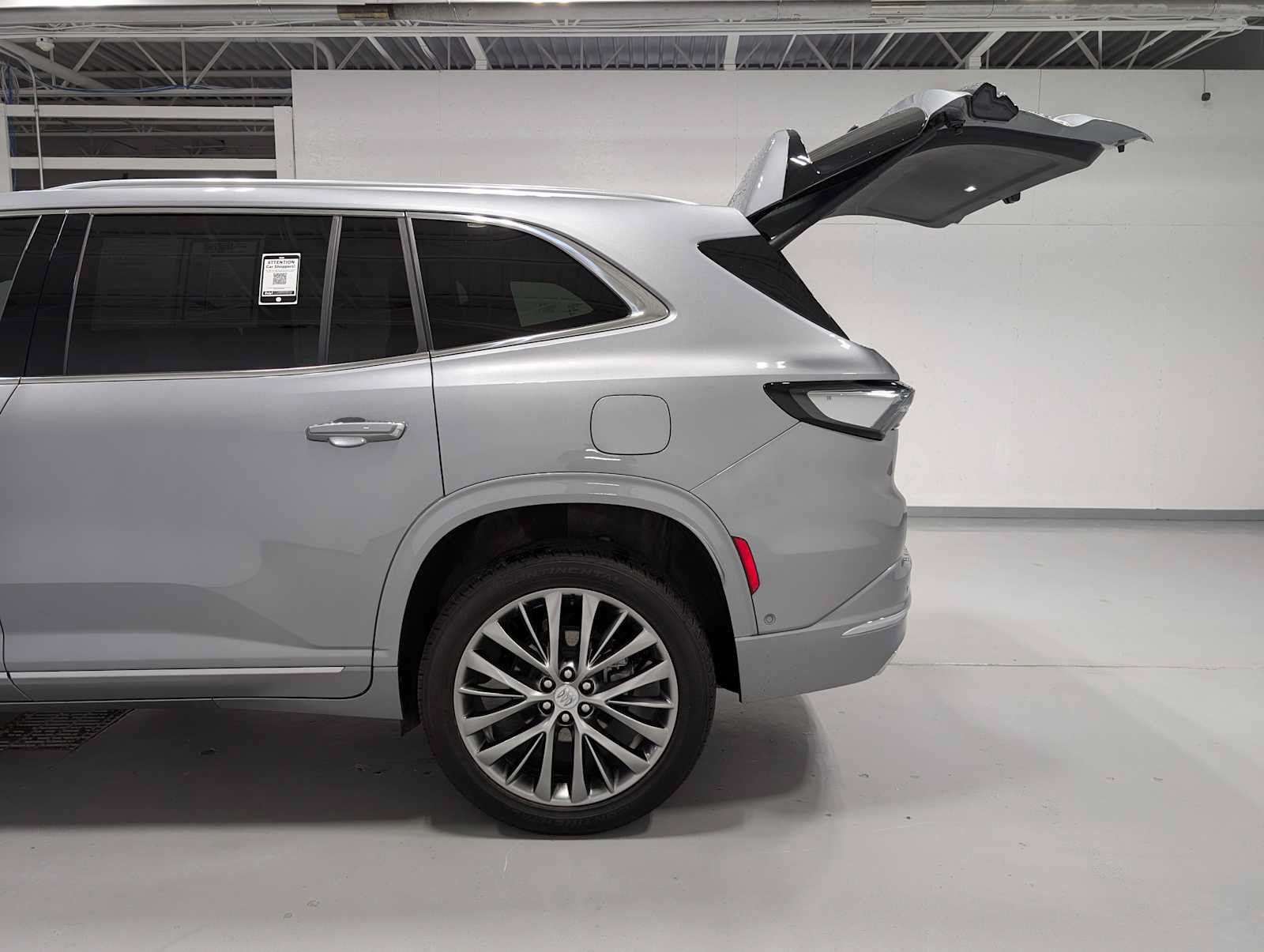 Certified 2025 Buick Enclave Avenir w/ Super Cruise Package AWD/4WD image 11