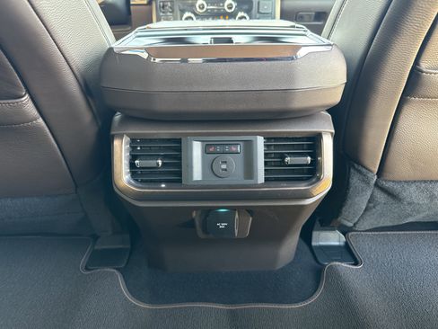 Used 2025 Ford F150 King Ranch AWD/4WD image 8