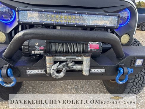 Used 2015 Jeep Wrangler Unlimited Sahara w/ Connectivity Group image 35