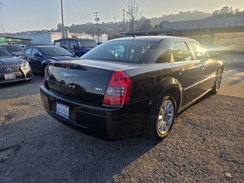 Used 2008 Chrysler 300 LX image 5