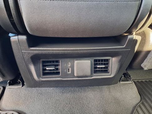 Used 2025 Chevrolet Silverado 1500 LT image 26