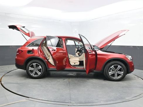 Used 2022 Mercedes-Benz GLC 300 4MATIC image 50
