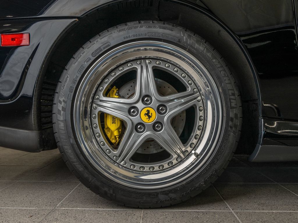Used 2000 Ferrari 550 Maranello Coupe RWD image 38